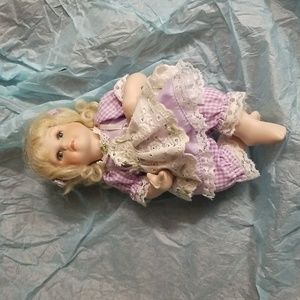 Small blonde porcelain jointed doll GUC